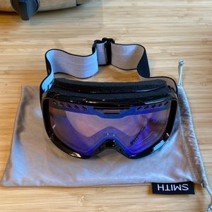 Like new Smith ski goggles